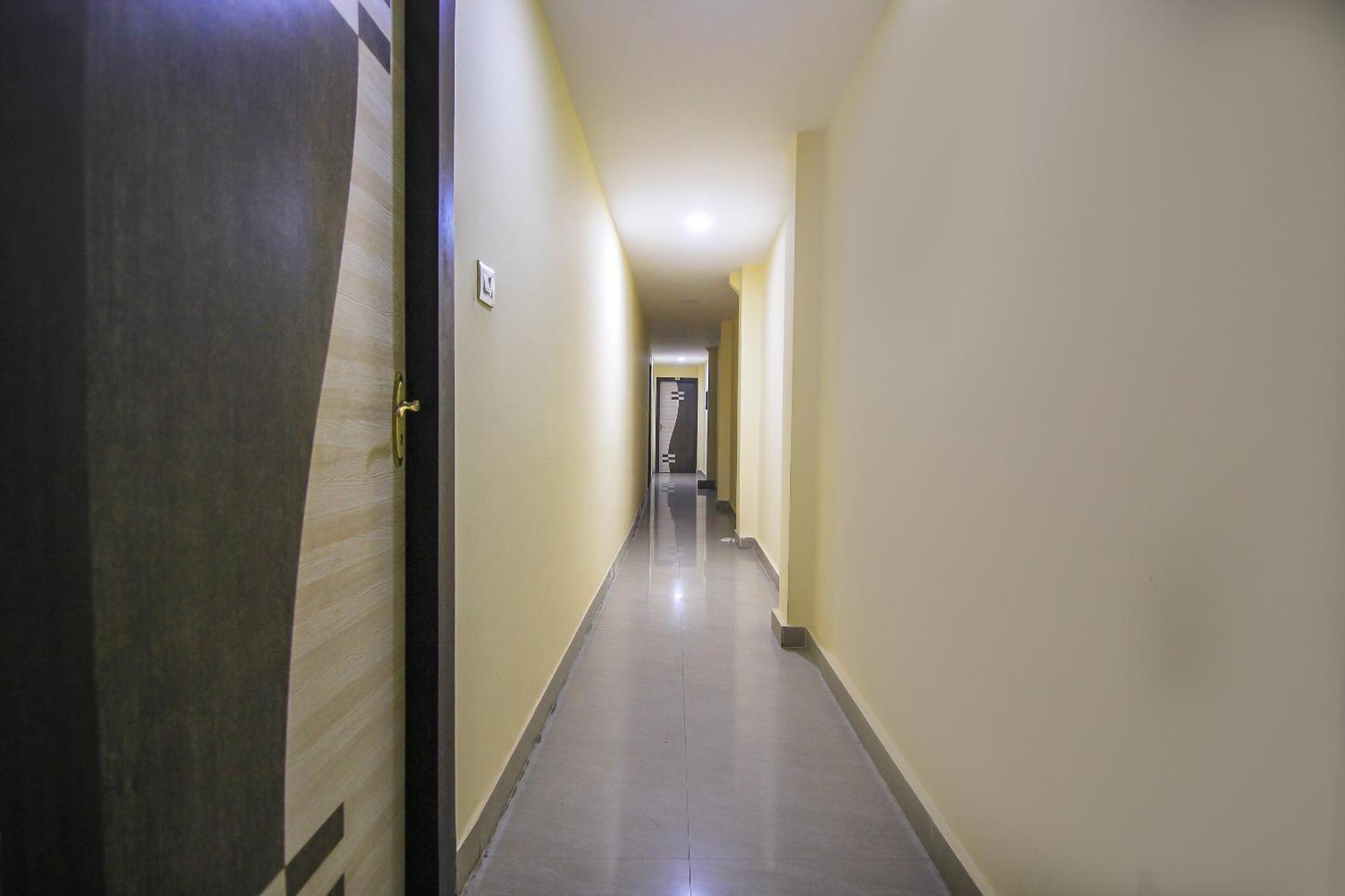 Oyo Flagship Hotel Cz Near Phoenix United Lakhnau Kültér fotó