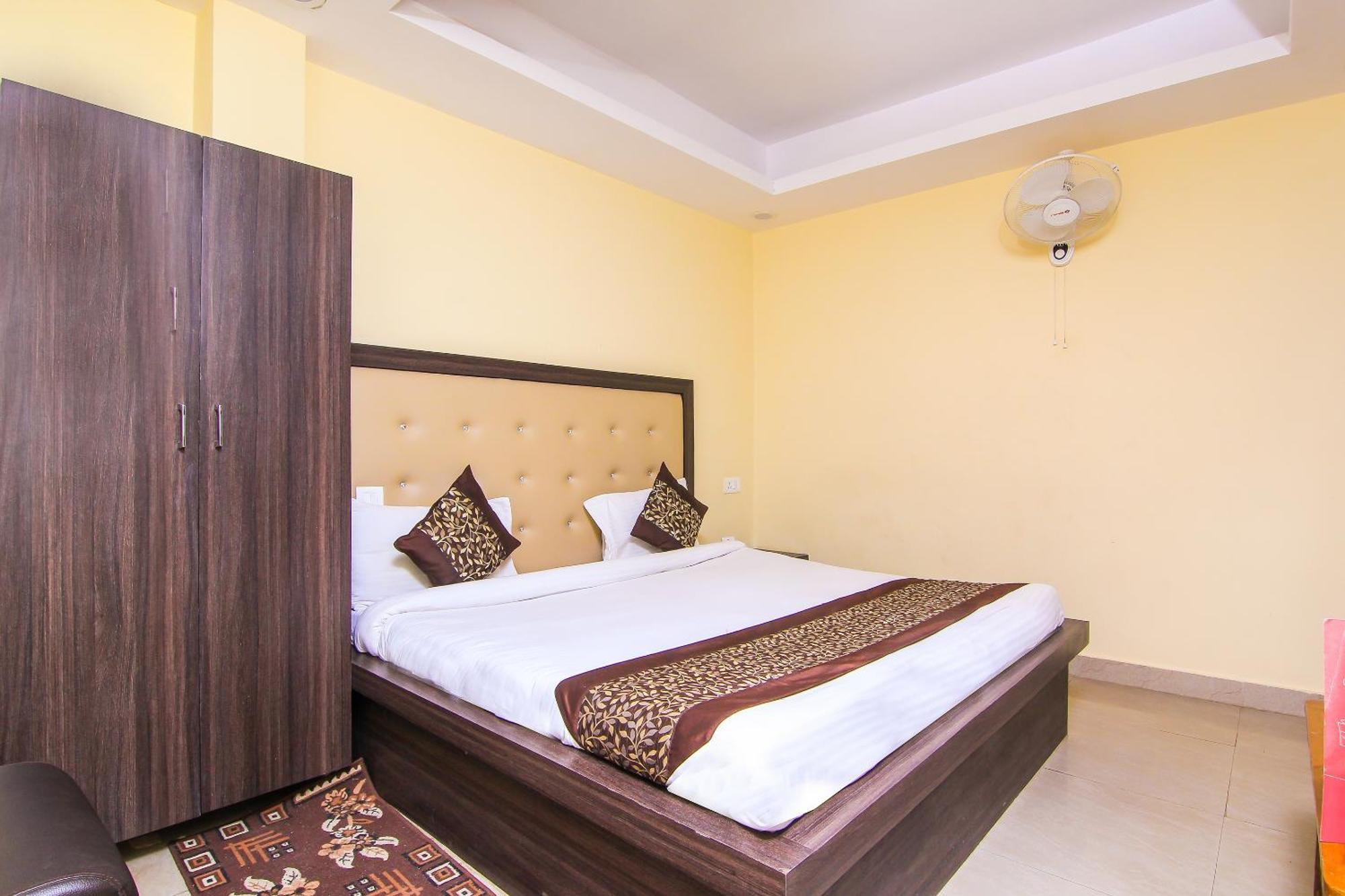 Oyo Flagship Hotel Cz Near Phoenix United Lakhnau Kültér fotó