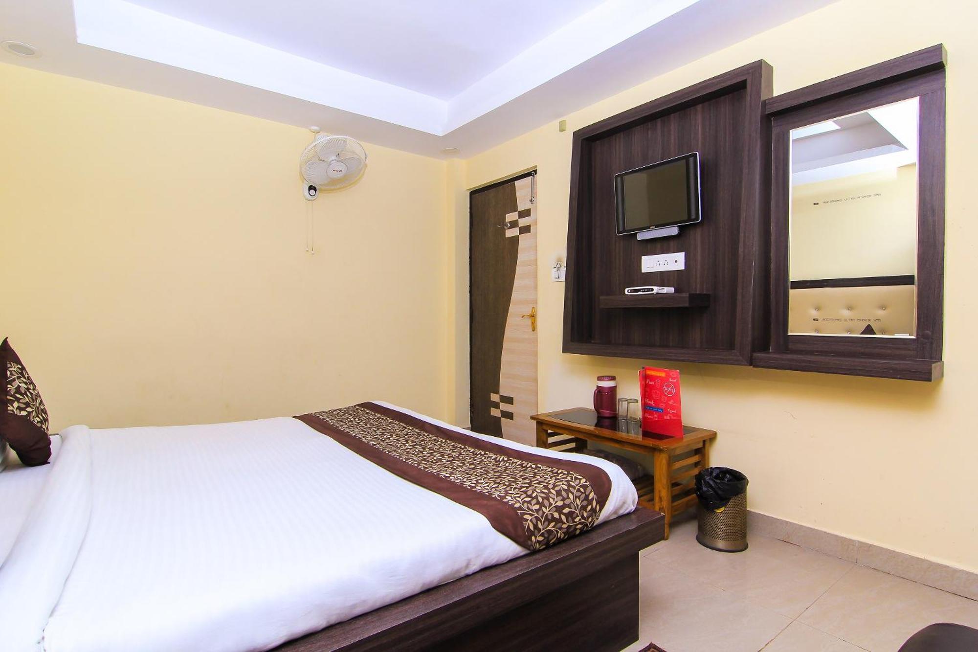 Oyo Flagship Hotel Cz Near Phoenix United Lakhnau Kültér fotó