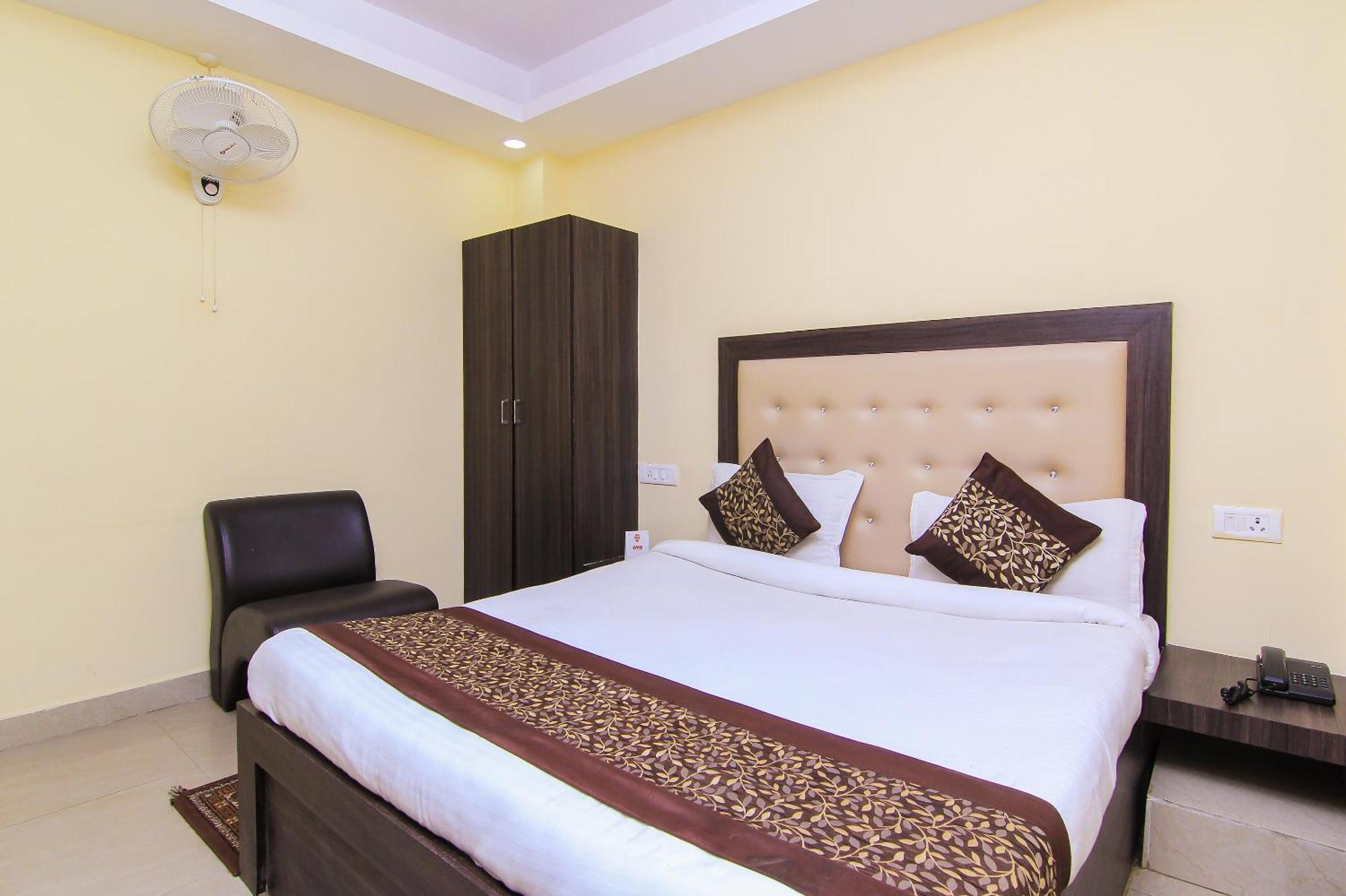 Oyo Flagship Hotel Cz Near Phoenix United Lakhnau Kültér fotó